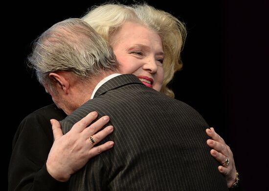 Presenting the People's Choice "Star of a Theatergoer" awards