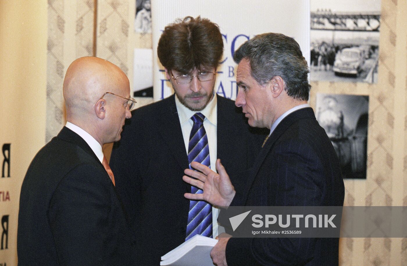 Sergei Yastrzhembsky, Fyodor Lukyanov, Sergei Karaganov