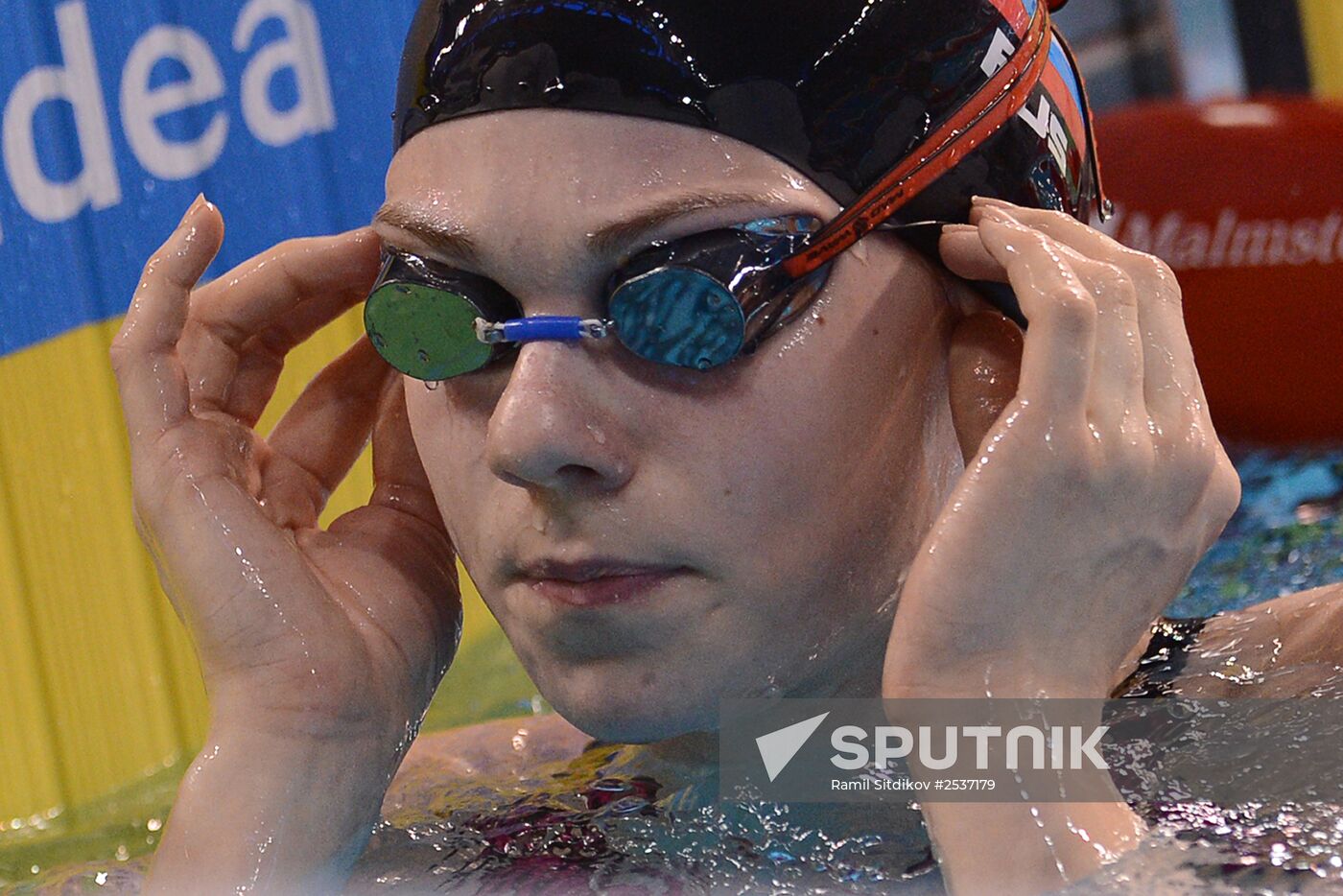 FINA World Swimming Championships (25 m). Day One
