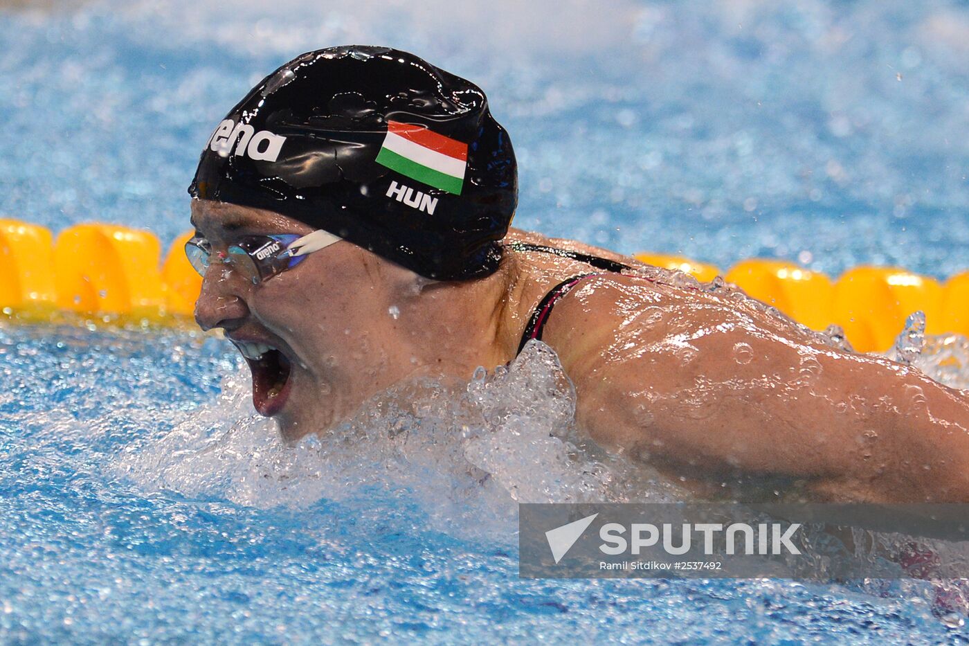 FINA World Swimming Championships (25 m). Day One