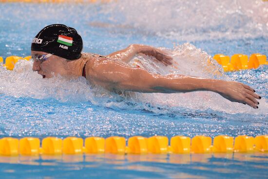 FINA World Swimming Championships (25 m). Day One