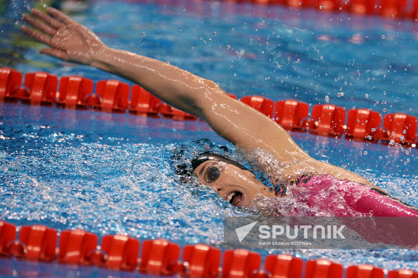 FINA World Swimming Championships (25 m). Day One