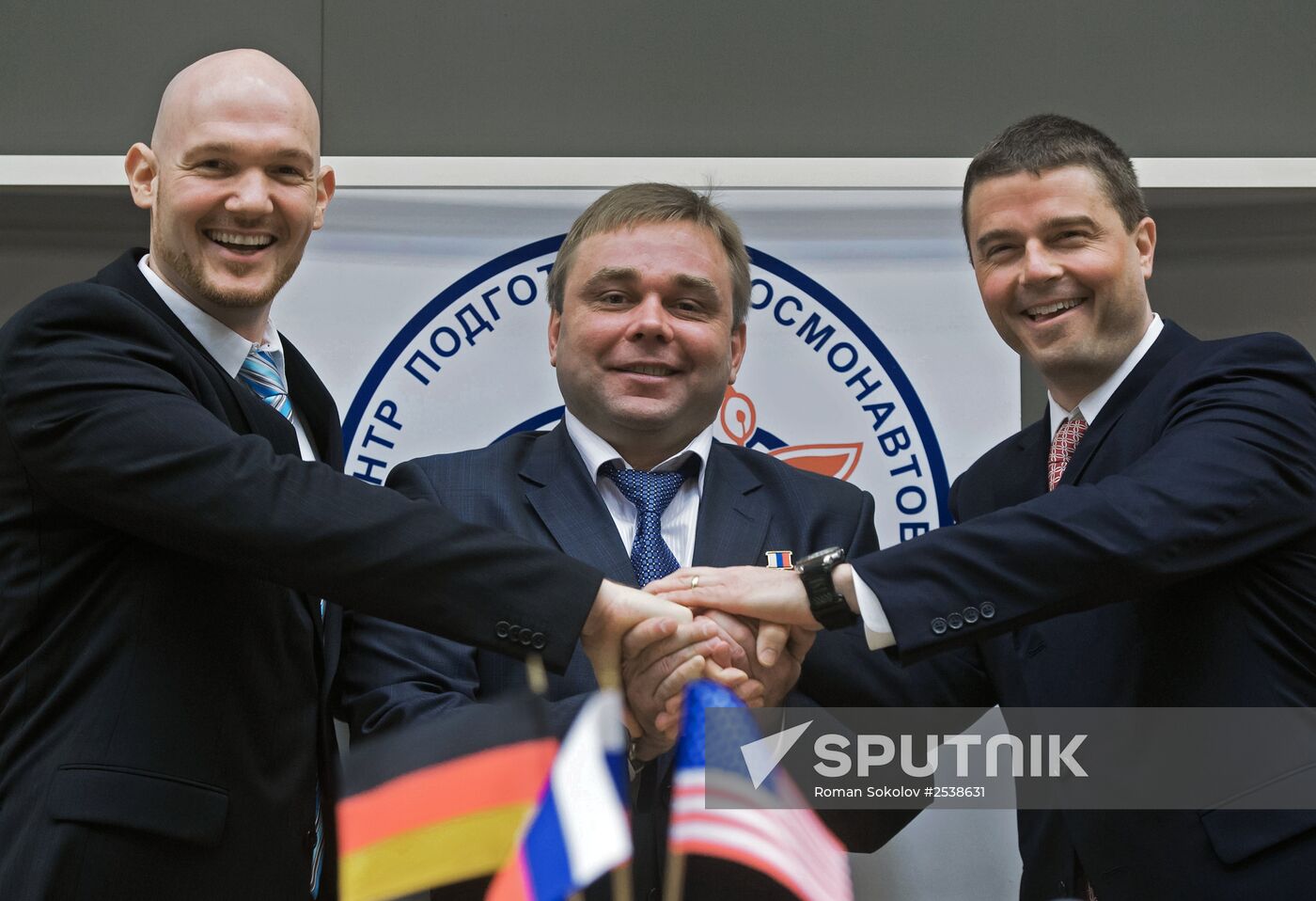 ISS 40/41 crew give news conference