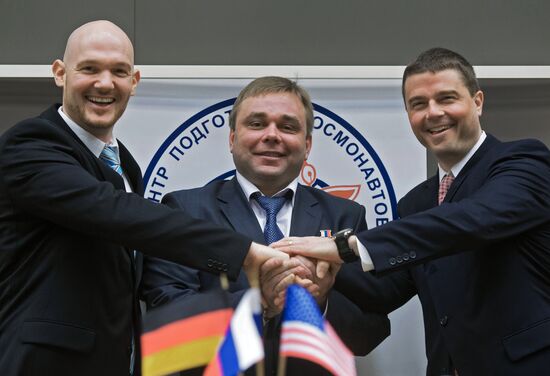 ISS 40/41 crew give news conference
