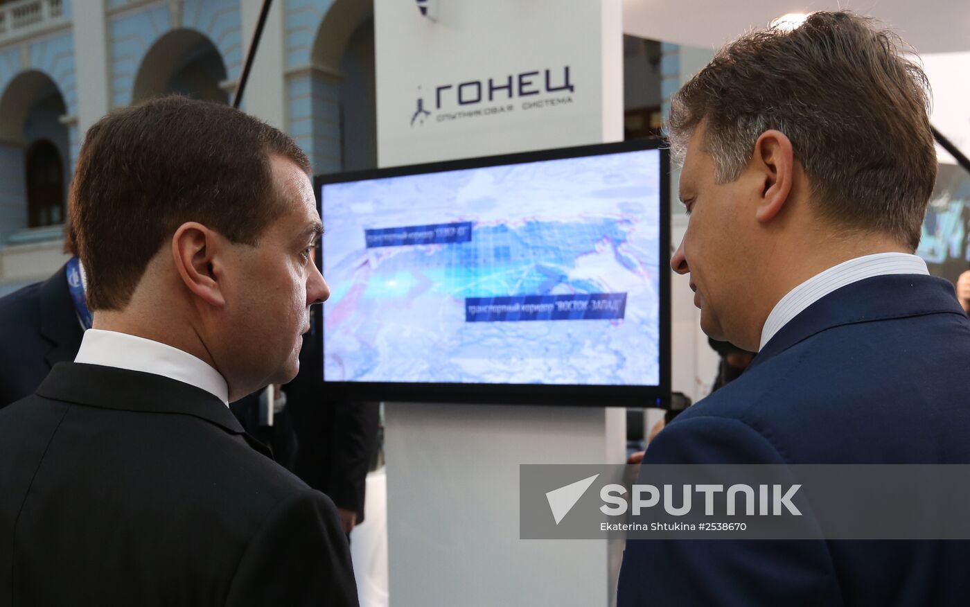 Dmitry Medvedev attends International Forum "Transport of Russia"