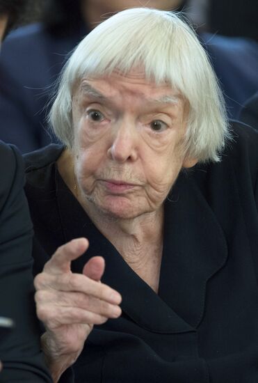 Putin meets with human rights ombudsmen and organizations