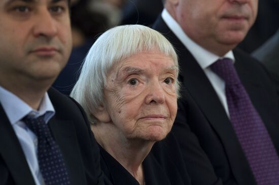 Putin meets with human rights ombudsmen and organizations