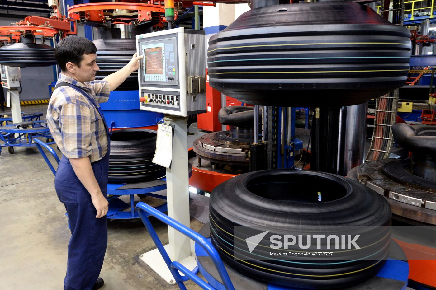Tire production at Nizhnekamskshina factory