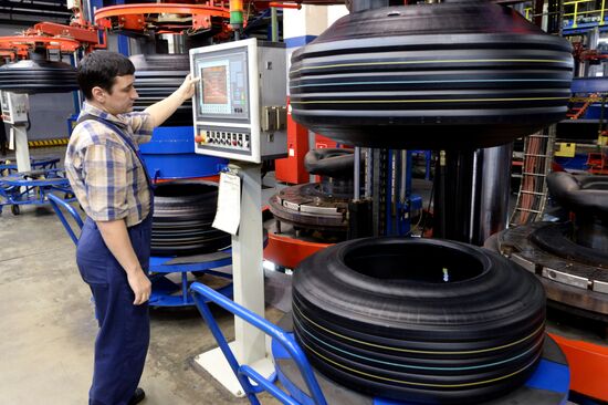 Tire production at Nizhnekamskshina factory