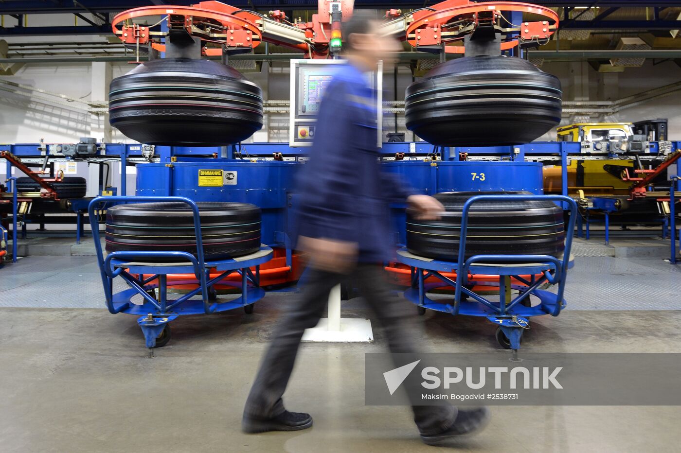 Tire production at Nizhnekamskshina factory