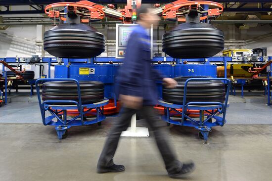 Tire production at Nizhnekamskshina factory