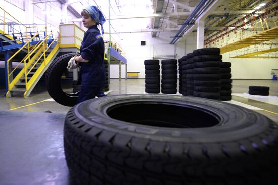 Tire production at Nizhnekamskshina factory