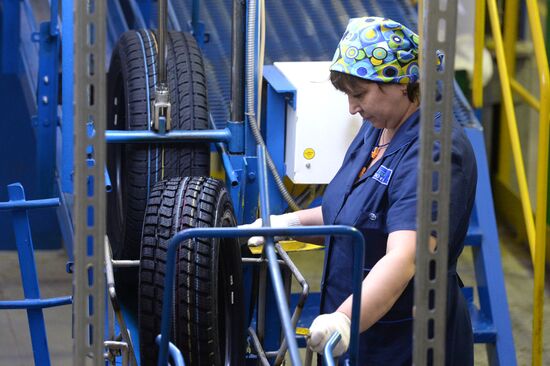 Tire production at Nizhnekamskshina factory