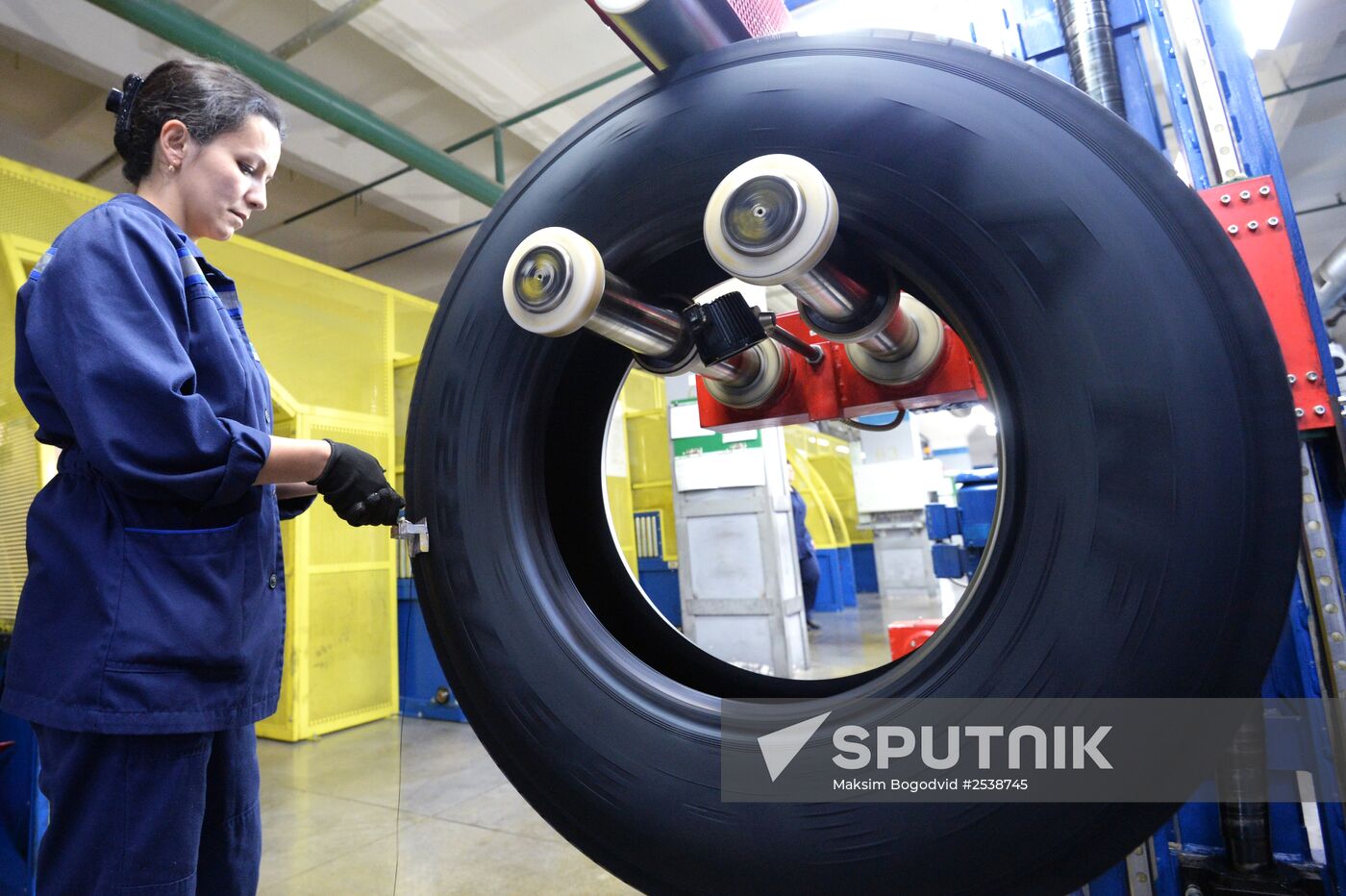 Tire production at Nizhnekamskshina factory
