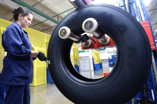 Tire production at Nizhnekamskshina factory