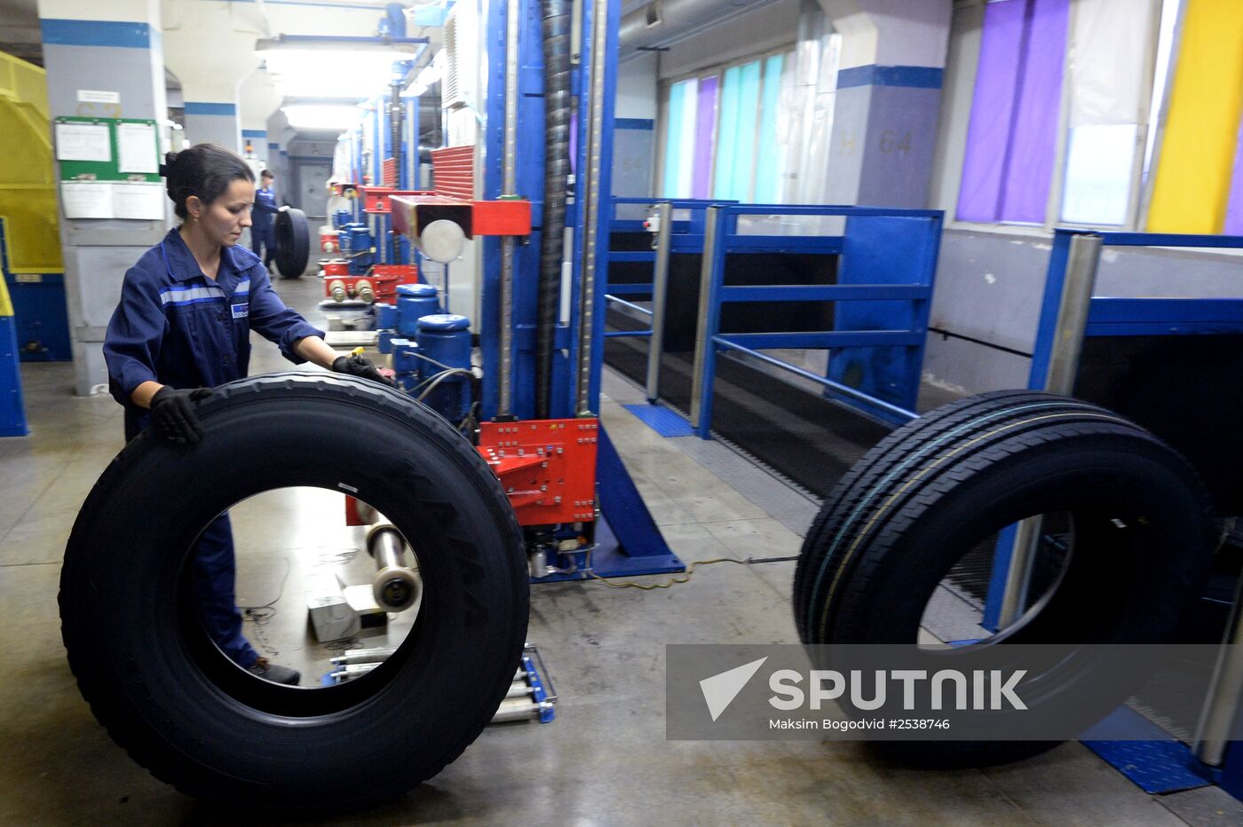 Tire production at Nizhnekamskshina factory