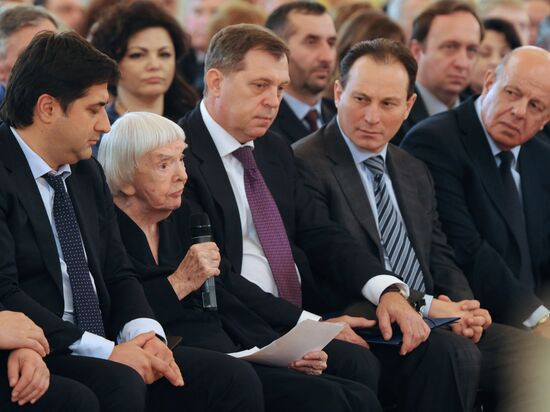 Putin meets with human rights ombudsmen and organizations