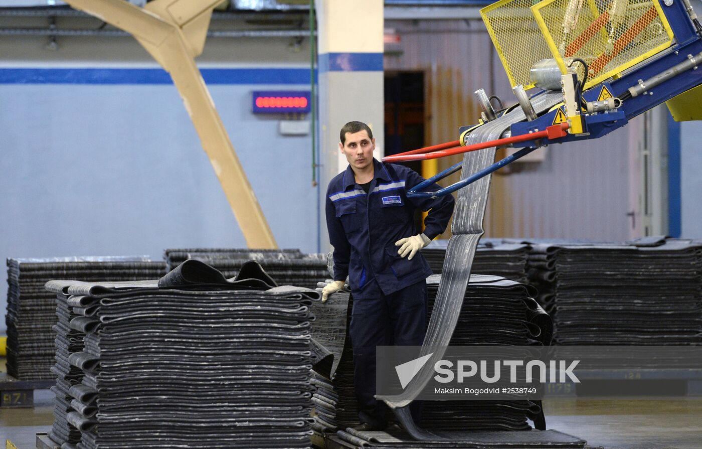 Tire production at Nizhnekamskshina factory