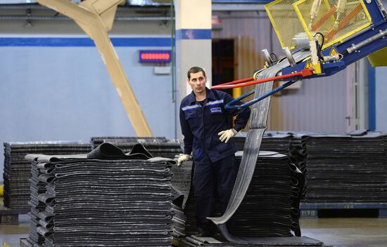 Tire production at Nizhnekamskshina factory