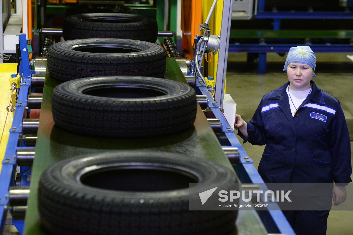 Tire production at Nizhnekamskshina factory
