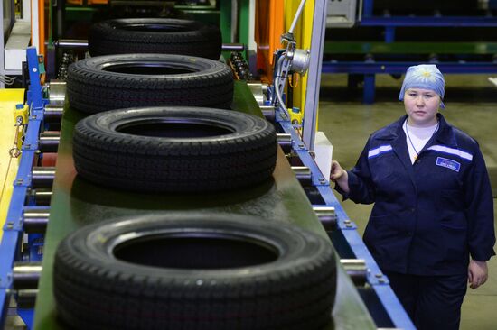 Tire production at Nizhnekamskshina factory