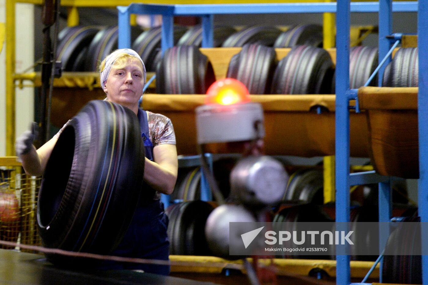 Tire production at Nizhnekamskshina factory