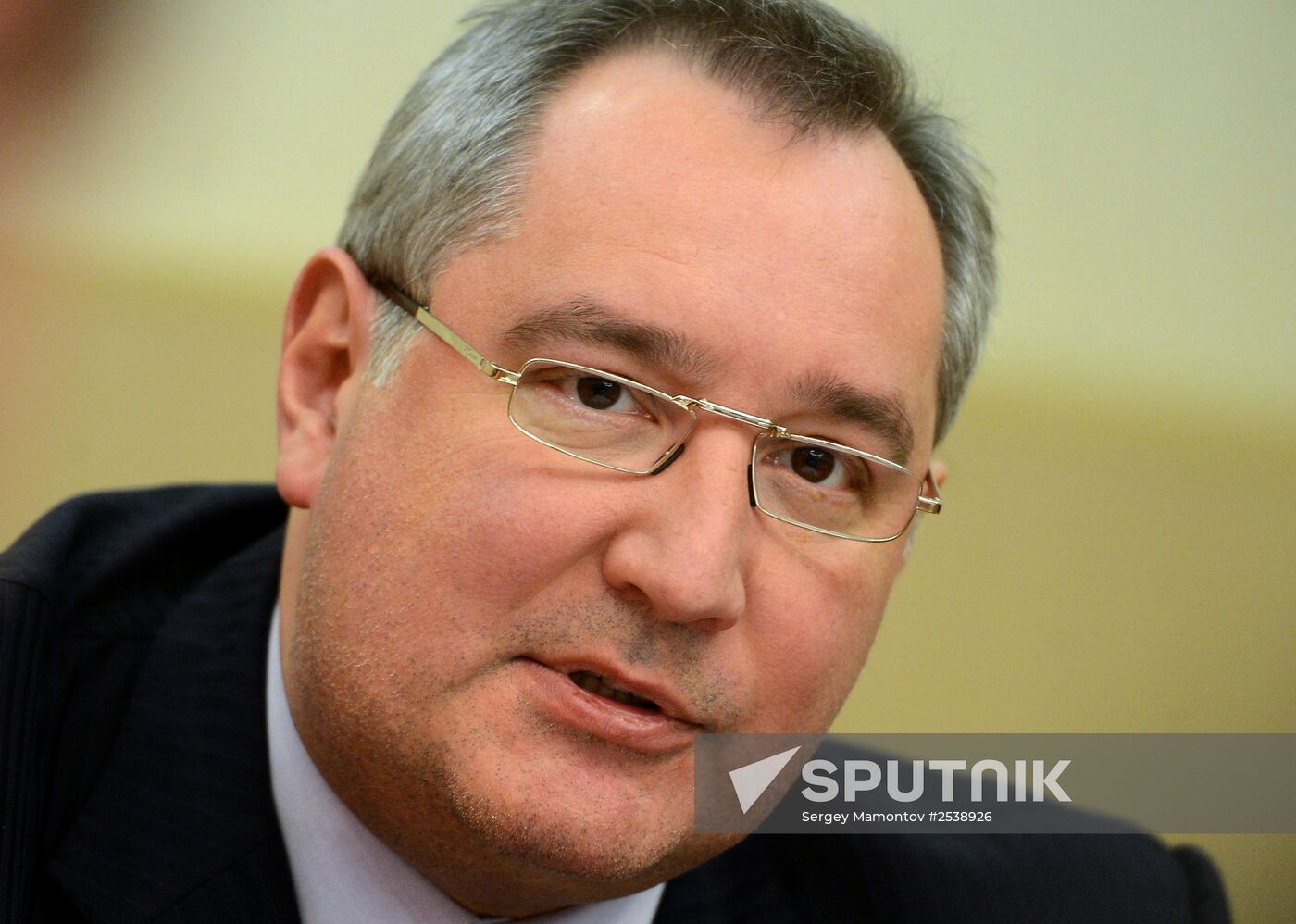 Rogozin visits Salyut gas turbine engineering center