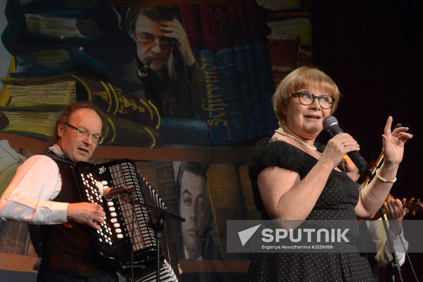 Presentation of Alexander Shirvindt's book "Sclerosis, scattered through life"