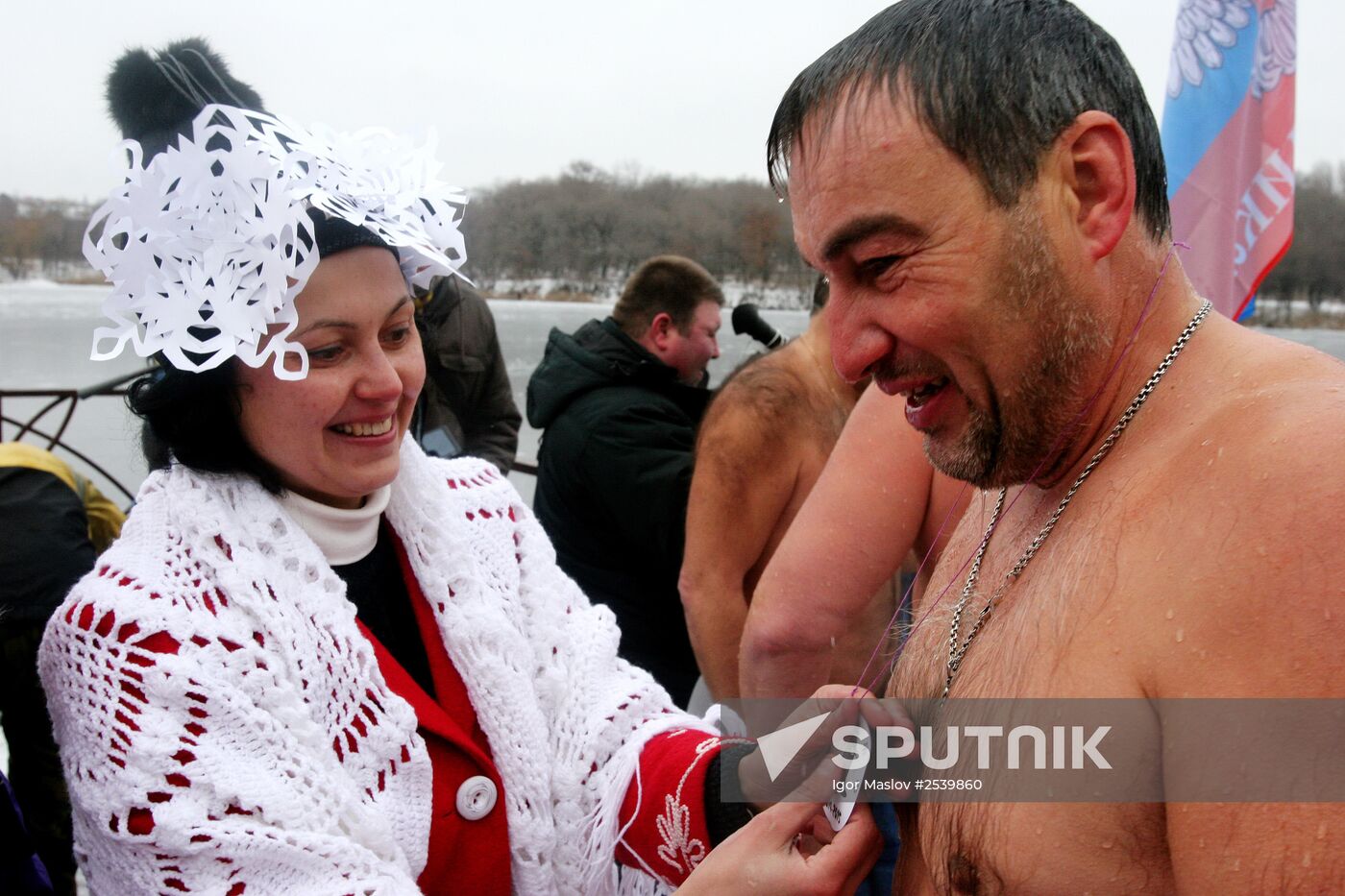 Winter swimming season opens in Donetsk
