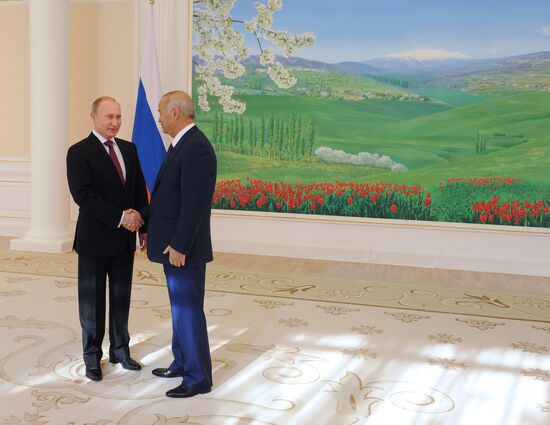 Vladimir Putin on official visit to Uzbekistan