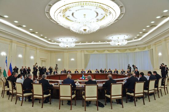 Vladimir Putin on official visit to Uzbekistan