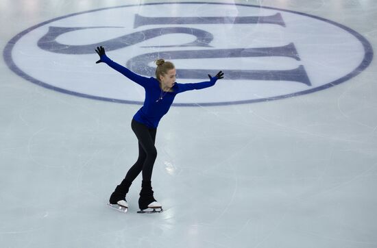 2014–15 Grand Prix of Figure Skating Final. Training sessions