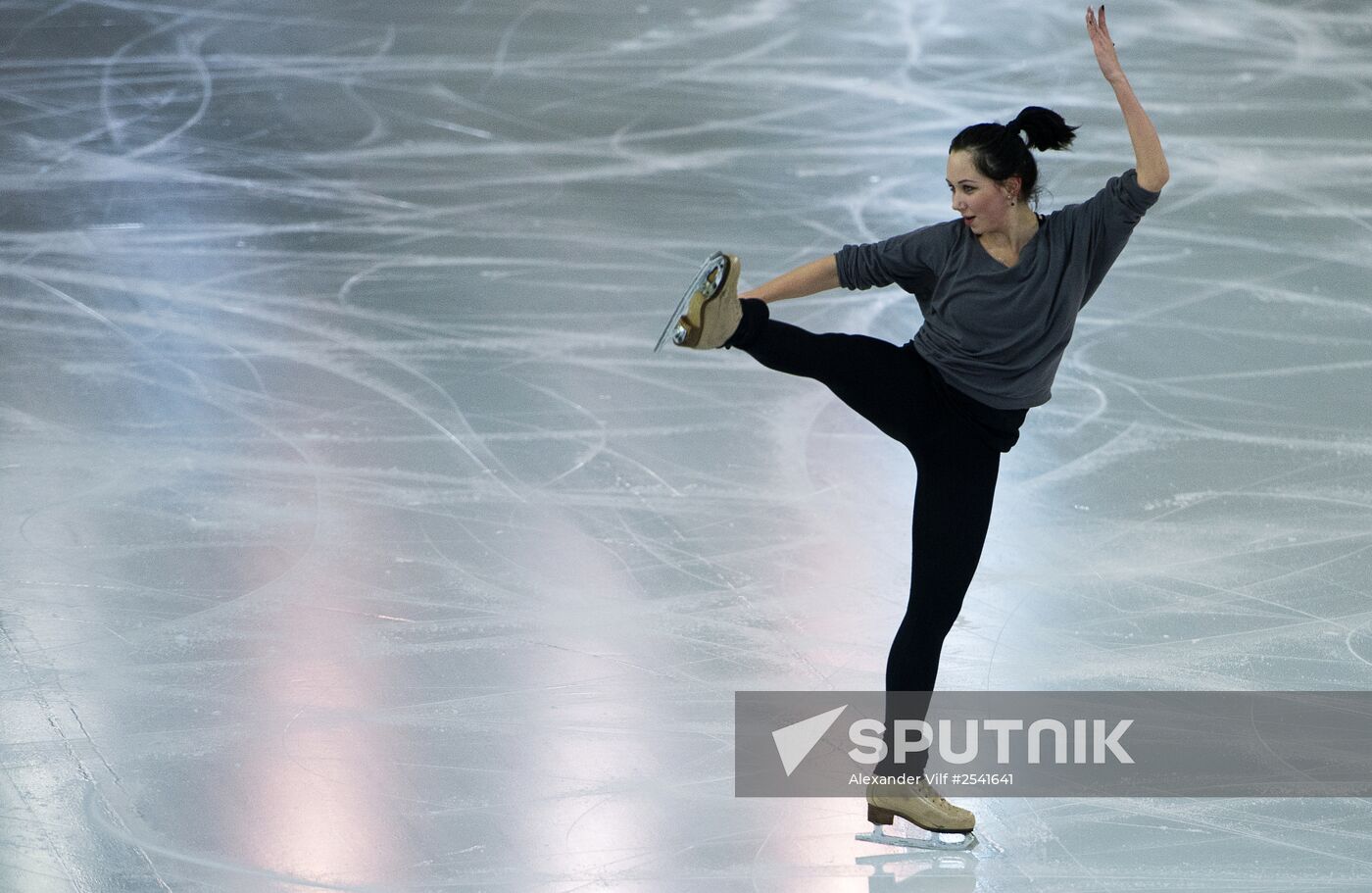 2014–15 Grand Prix of Figure Skating Final. Training sessions