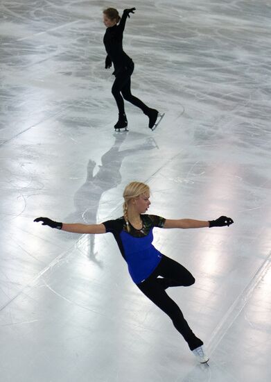 2014–15 Grand Prix of Figure Skating Final. Training sessions