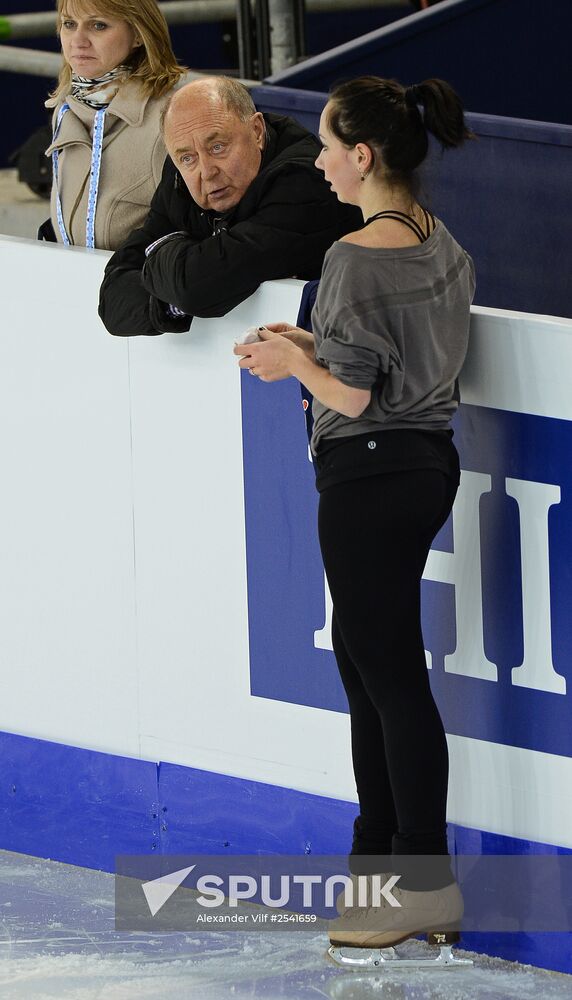 2014–15 Grand Prix of Figure Skating Final. Training sessions