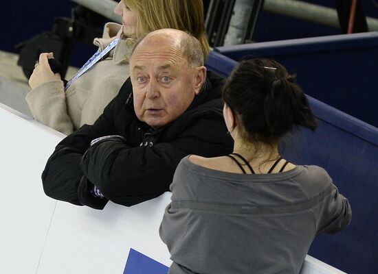 2014–15 Grand Prix of Figure Skating Final. Training sessions