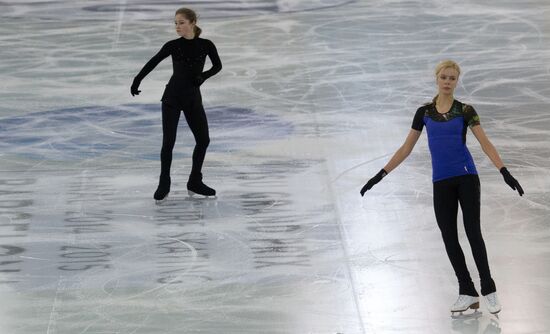 2014–15 Grand Prix of Figure Skating Final. Training sessions