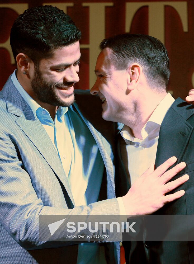 Hulk awarded Gentleman of the Year - 2014 prize