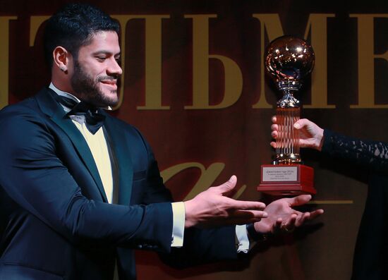 Hulk awarded Gentleman of the Year - 2014 prize