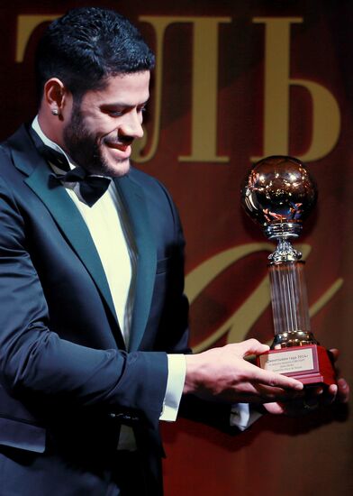 Hulk awarded Gentleman of the Year - 2014 prize