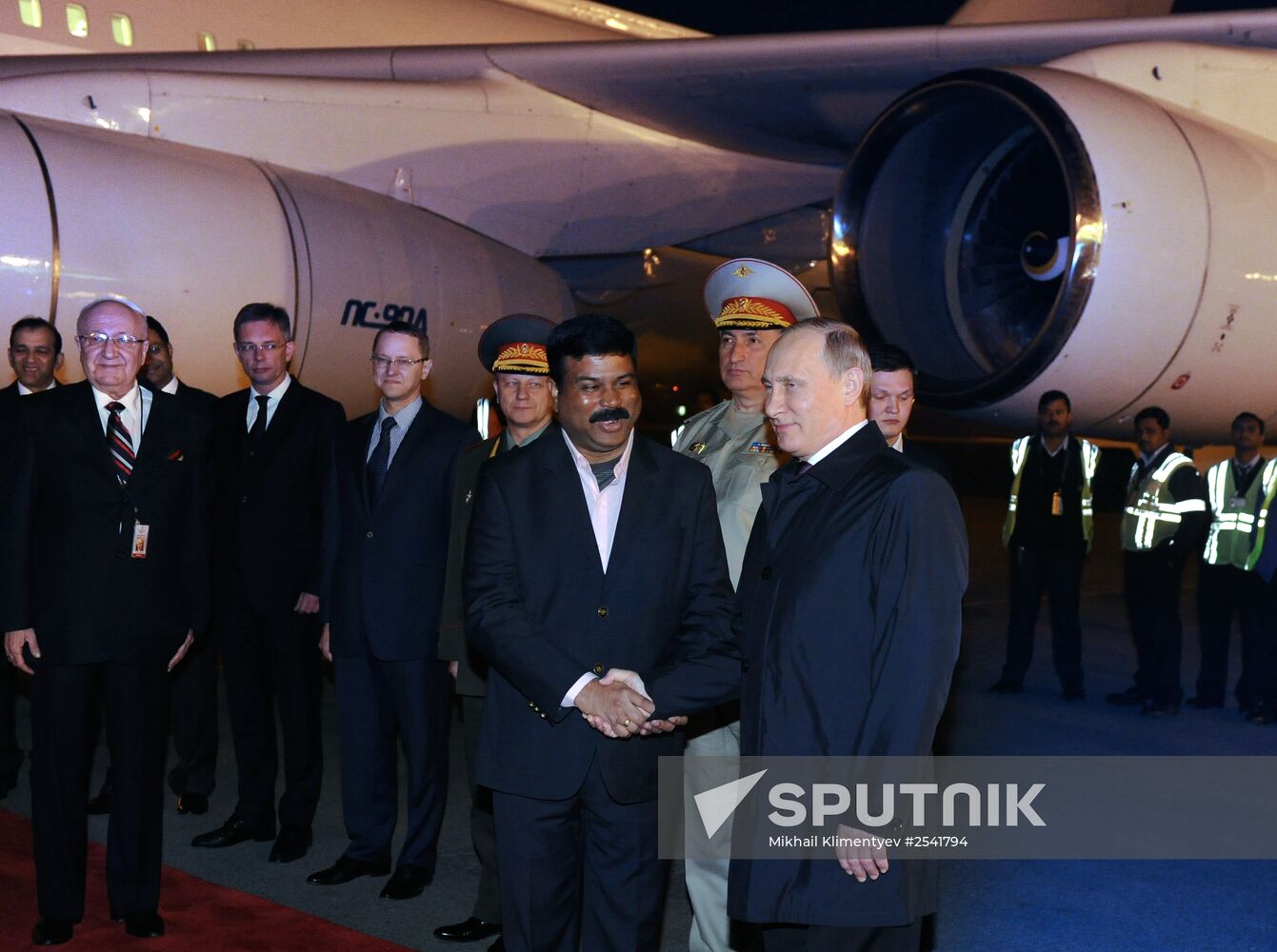 Vladimir Putin arrives in India for official visit