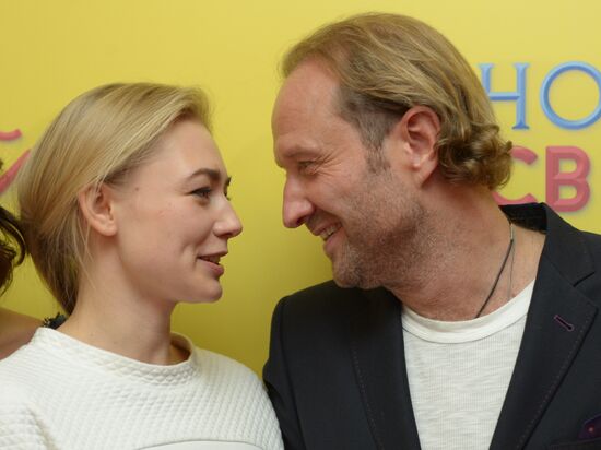 Premiere of Eight First Dates