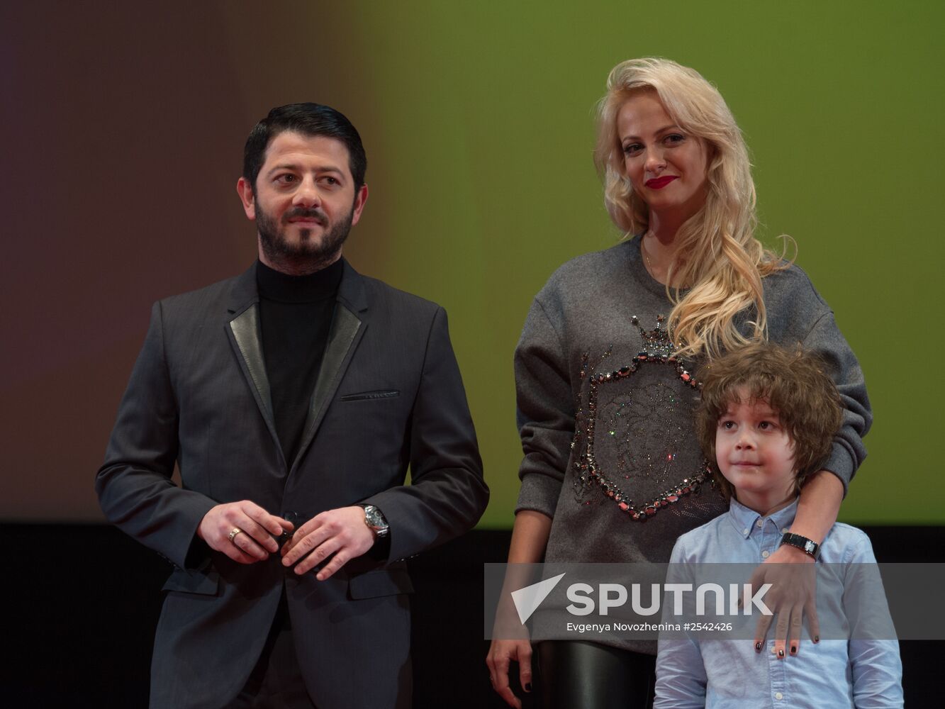 Premiere of Eight First Dates