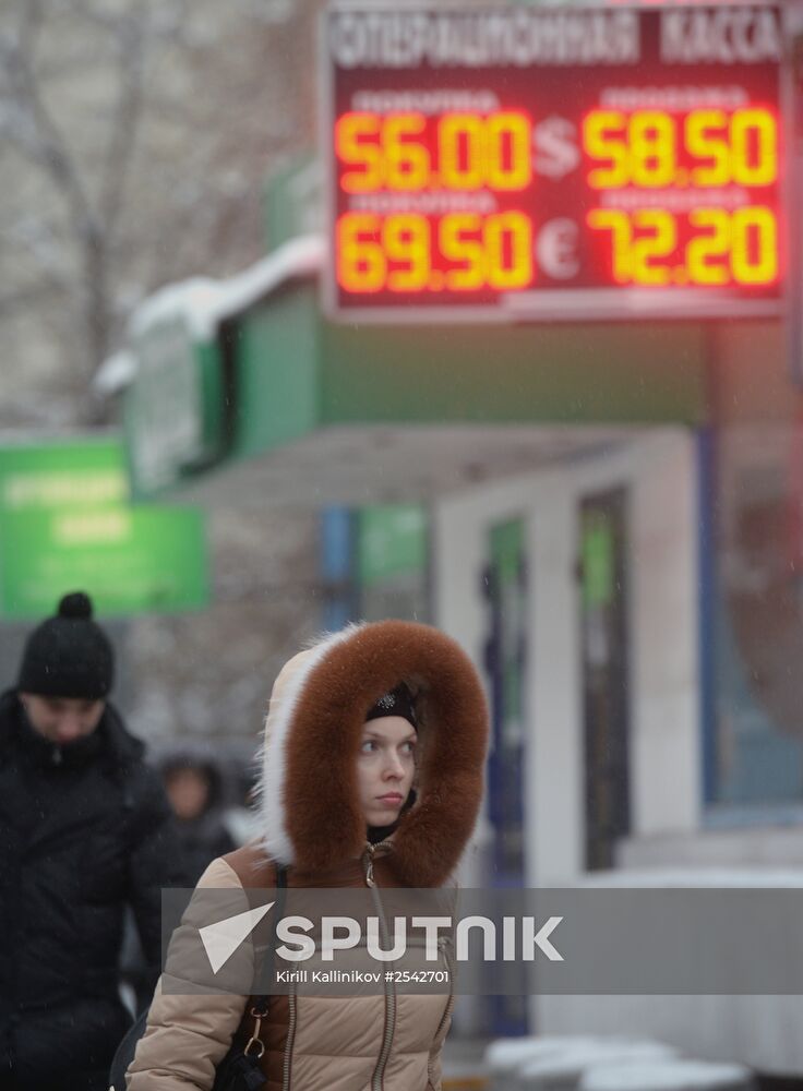 Euro tops RUB 70