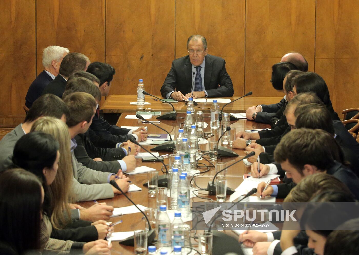 Sergei Lavrov meets with Gorchakov Public Diplomacy Fund members