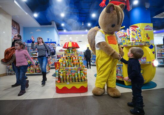 Detsky Mir Department Store in run-up to New Year