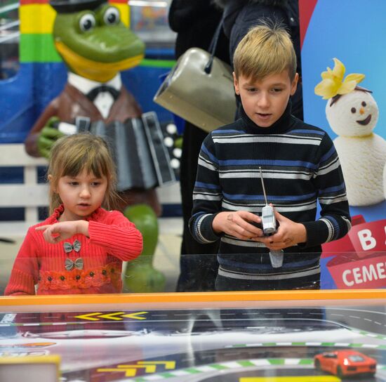 Detsky Mir Department Store in run-up to New Year