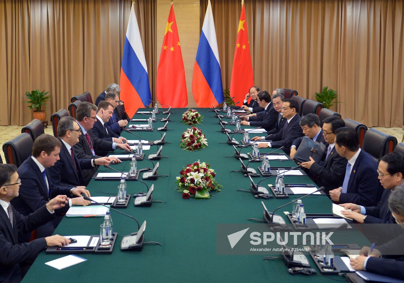 Dmitry Medvedev participates in SCO Council meeting