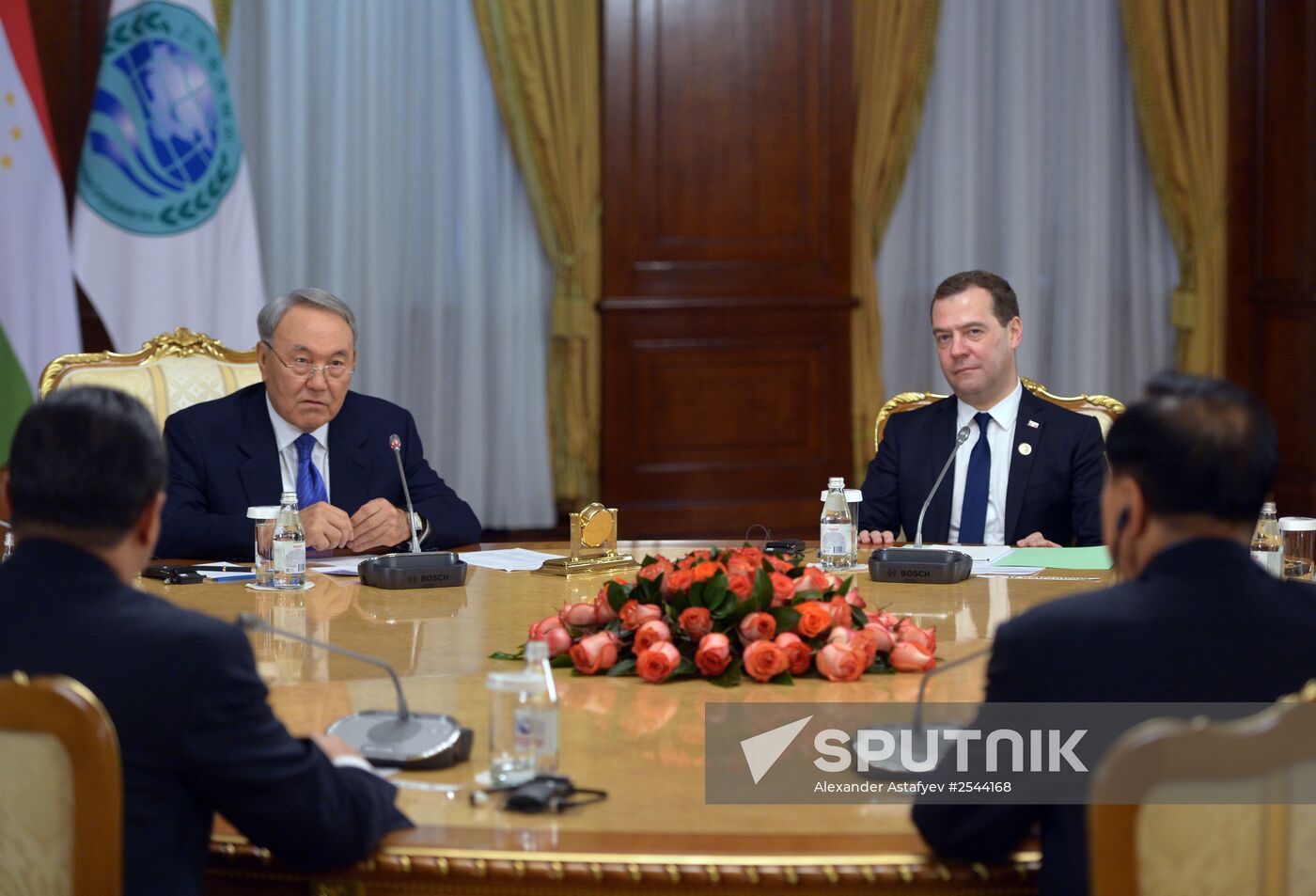 Dmitry Medvedev participates in SCO Council meeting