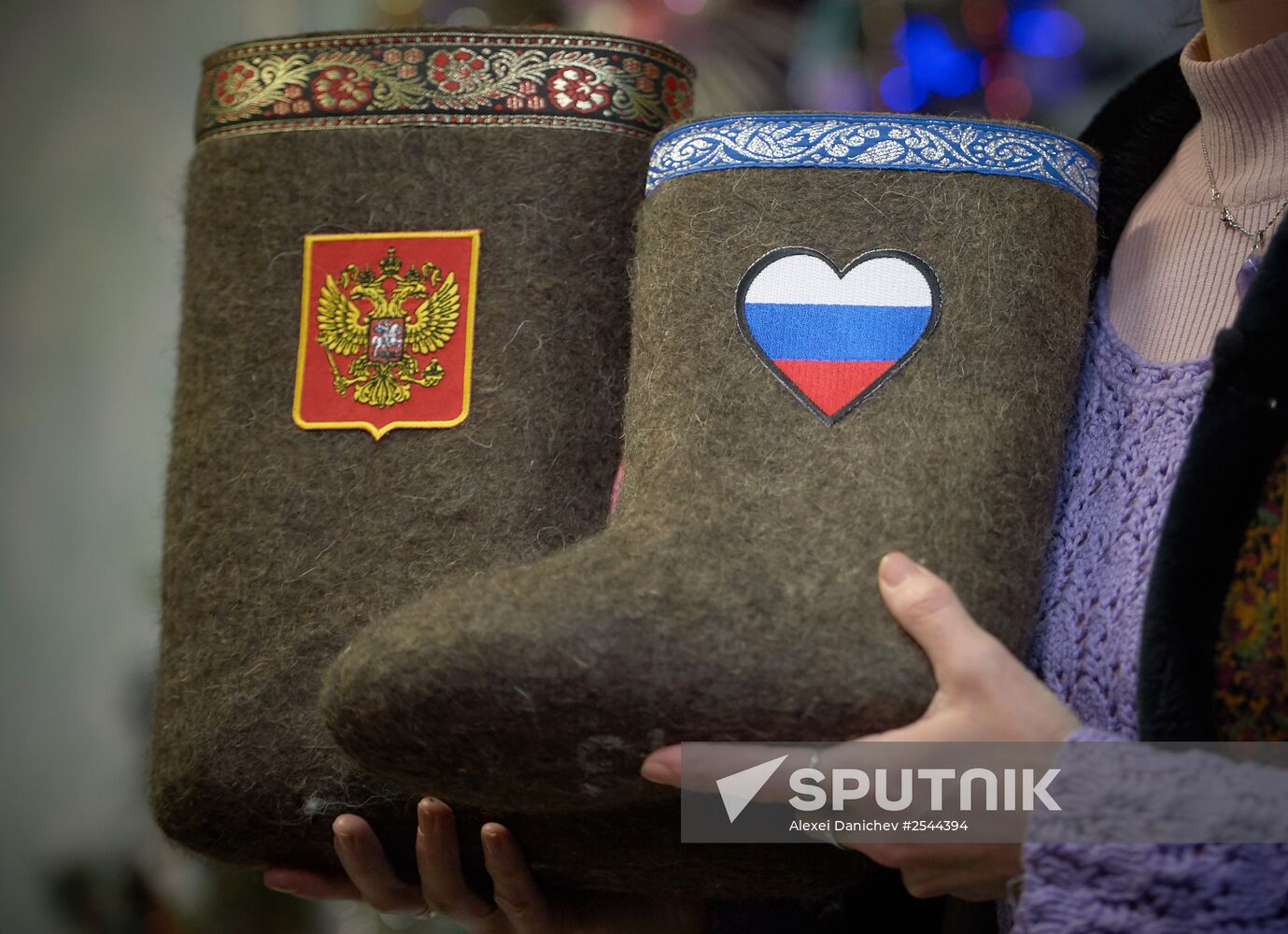 Presentation of new collection of valenki with Russian patriotic symbols